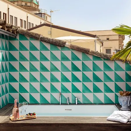 Sui Tetti di Balarm Boutique Rooms-3
