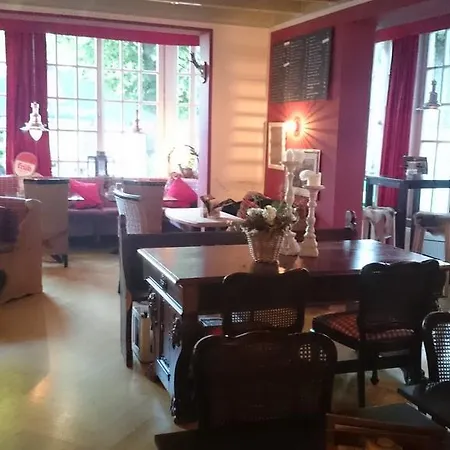 Classicflairhotel Bad Pyrmont-3