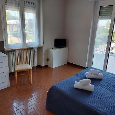 Vittoria Rooms Peschiera-2