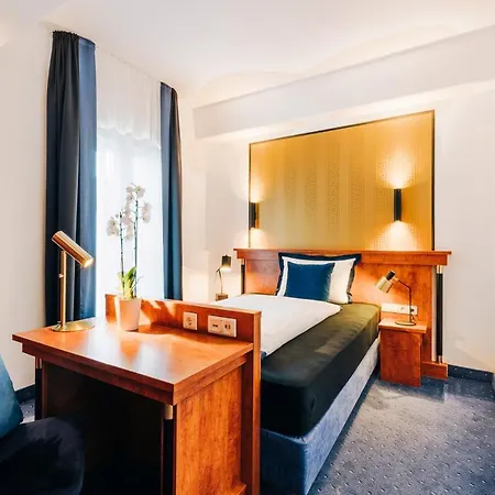 DAS v EVERT Hotel - am Congress Centrum Würzburg-3