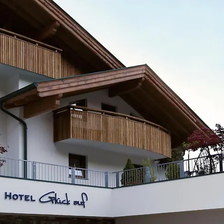 Hotel & Suites Glueck Auf-2