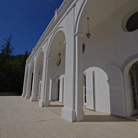CHAMBRE LUXUEUSE AU CALME AVEC VUE PANORAMIQUE SUR LA BAIE DE CANNES ET L Estérel IMMENSE PISCINE-3