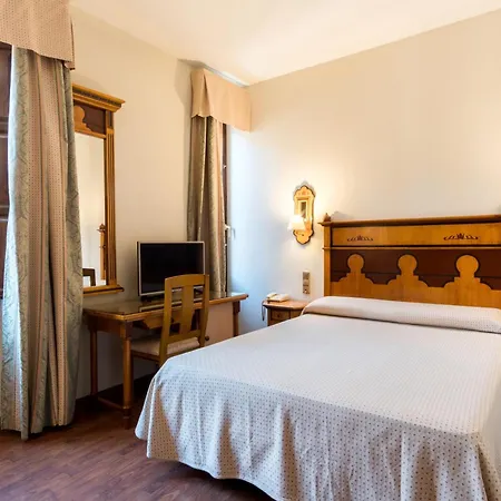 Hotel Plaza Nueva-2