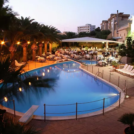 Hotel President-2