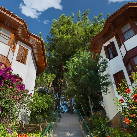 Club & Hotel Letoonia-2