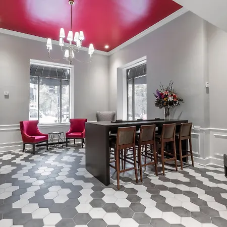 Hotel Saint Clair - Magnificent Mile-3