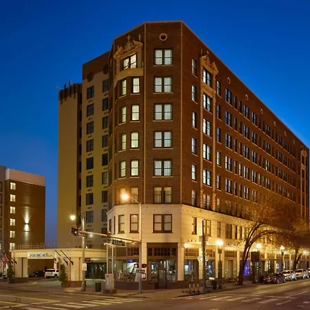 Doubletree By Hilton Memphis Downtown-2