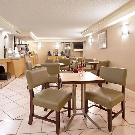 La Quinta Inn By Wyndham Denver Central-2