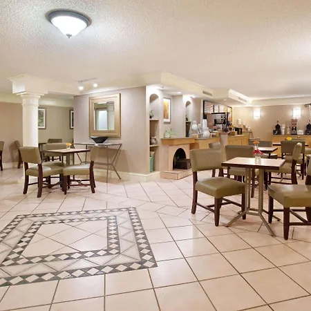 La Quinta Inn By Wyndham Denver Central-3