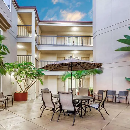 Days Inn By Wyndham Carlsbad-2