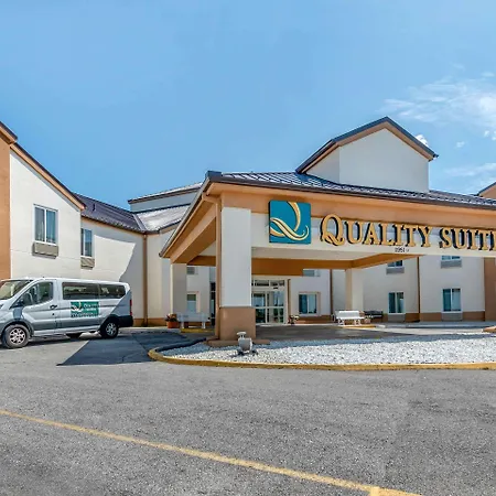 Quality Suites Kansas City International Airport-2