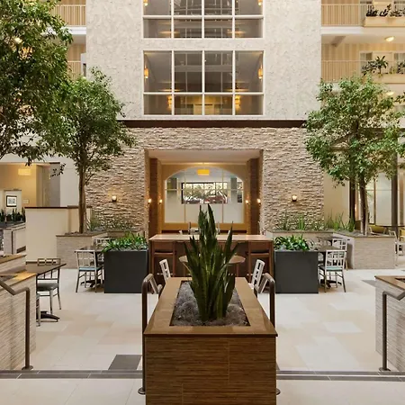 Embassy Suites By Hilton Dallas Market Center-3