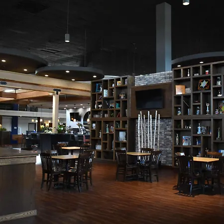 Ramada Plaza By Wyndham Omaha-2