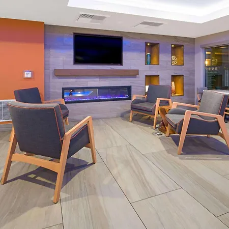 La Quinta By Wyndham Orange County Airport-3
