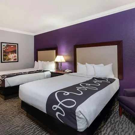 La Quinta Inn & Suites By Wyndham Loveland Estes Park-3