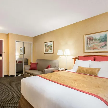 Lancaster Suites-2