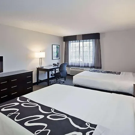 La Quinta Inn & Suites By Wyndham Charleston Riverview-2