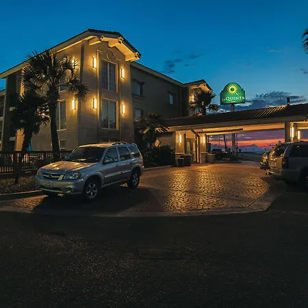 Wingate By Wyndham Galveston Beachfront At The Seawall-3