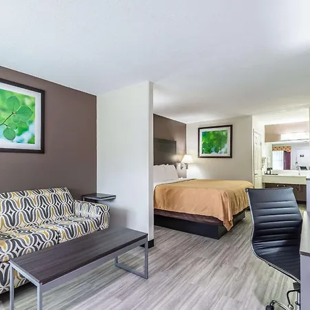 Quality Inn & Suites Canton-2