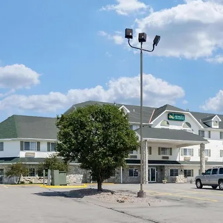 Quality Inn & Suites Lincoln North-3