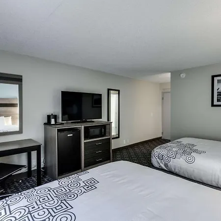 Days Inn & Suites By Wyndham Spokane-2