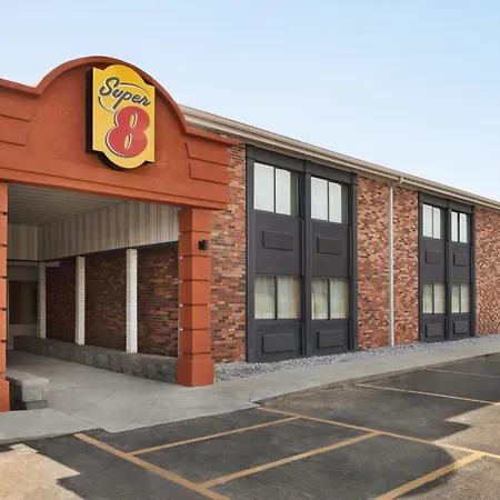 Super 8 By Wyndham Des Moines-3