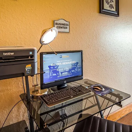 Surestay Hotel By Best Western Floresville-2