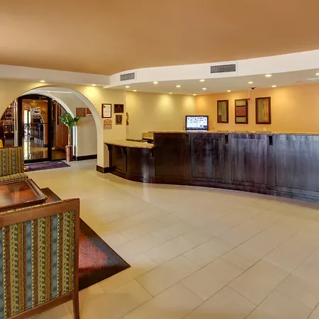 Clarion Inn & Suites At International Drive-2