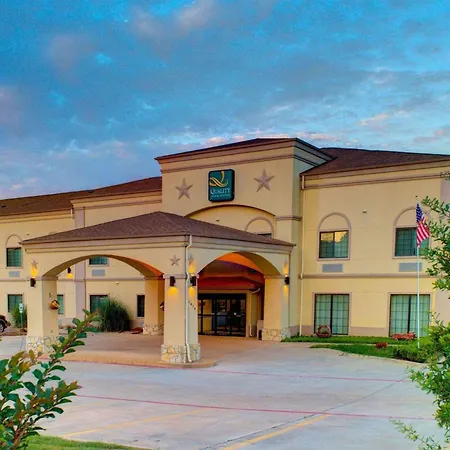 Quality Inn & Suites Glen Rose-2