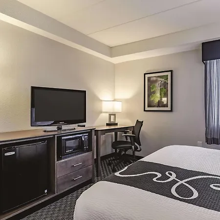 La Quinta By Wyndham Warwick Providence Airport-2