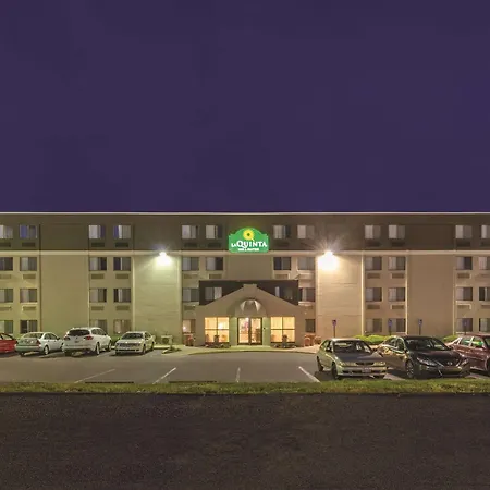 La Quinta By Wyndham Warwick Providence Airport-3