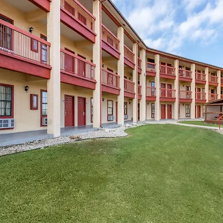 Econo Lodge Junction-3