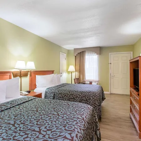 Days Inn By Wyndham Ormond Beach-3