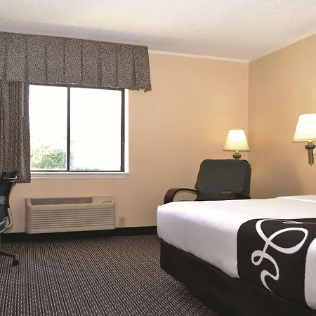 La Quinta By Wyndham Tampa Fairgrounds - Casino-2