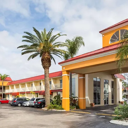 Days Inn & Suites By Wyndham Port Richey-2