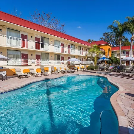 Days Inn & Suites By Wyndham Port Richey-3