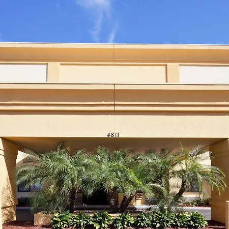 La Quinta By Wyndham Tampa Fairgrounds - Casino-3