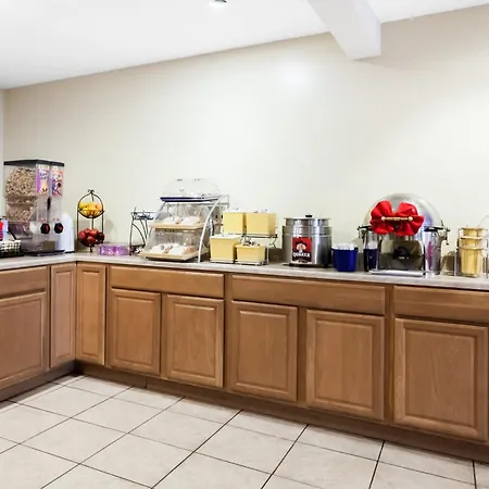 Days Inn By Wyndham Tannersville-3