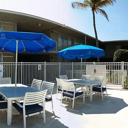 Days Inn By Wyndham Stuart-3