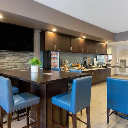 Microtel Inn & Suites By Wyndham Tracy-3