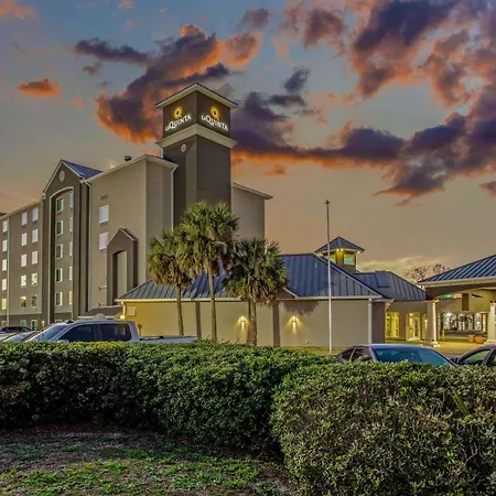 La Quinta Inn & Suites By Wyndham Panama City-2
