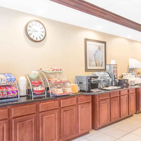 Wingate By Wyndham Southport-2