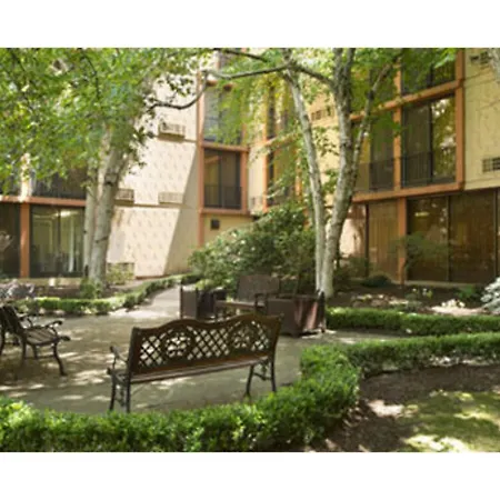 Wyndham Garden Hotel Newark Airport-2
