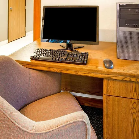 Super 8 By Wyndham Hartford Wi-3