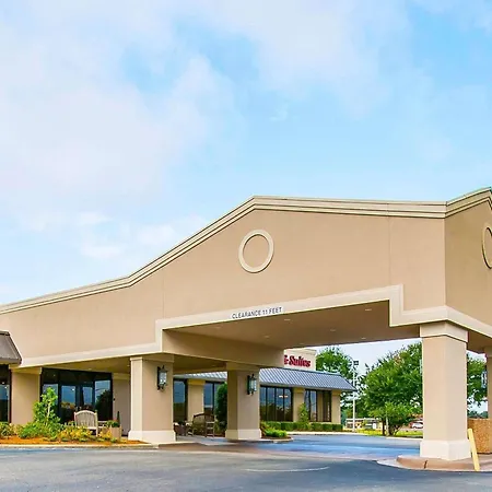 Clarion Inn & Suites Dothan South-3