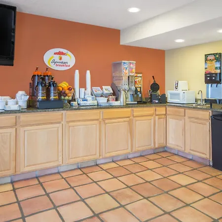 Super 8 By Wyndham Portales-2
