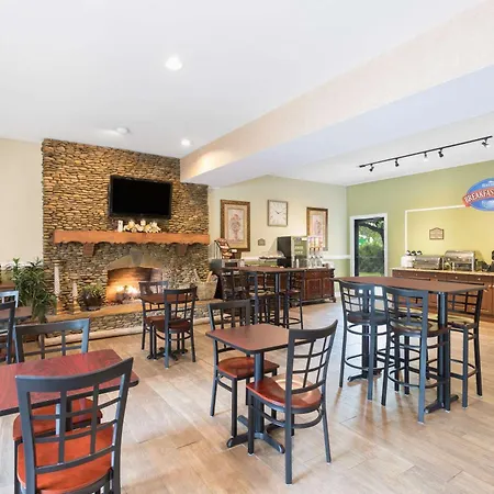 Baymont By Wyndham Helen-3