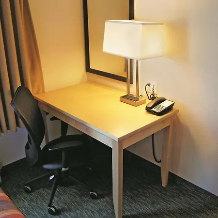 La Quinta By Wyndham Grand Forks-3