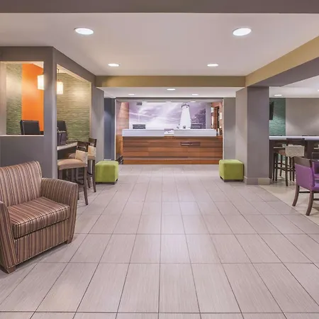 La Quinta By Wyndham Erie-2