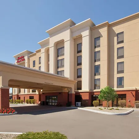 Hampton Inn & Suites Plattsburgh-2
